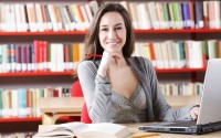 Djevojka u knjižnici, Foto: Stokkete/Shutterstock