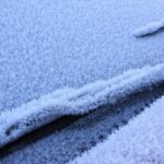 Kako otopiti led na vjetrobranskom staklu auta