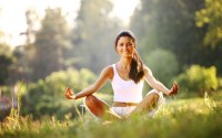 Izvođenje yoge u prirodi, Foto: Yellowj/Shutterstock