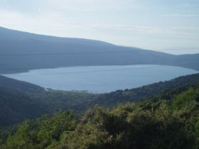 jezero na otoku cresu