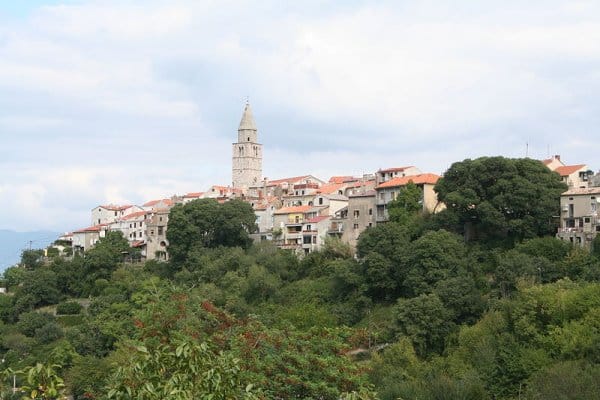 malo mjesto vrbnik