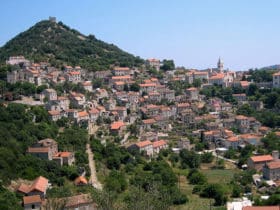 pogled na lastovo