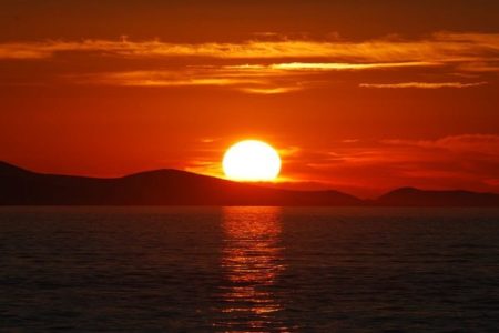 Zalazak sunca nad otokom