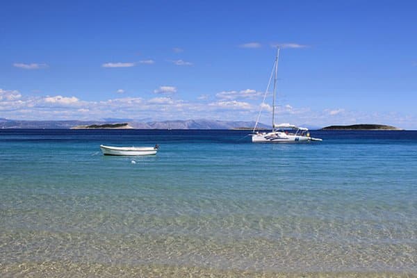 pješčana plaža na visu