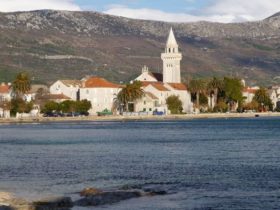 pogled na kaštel štafilić