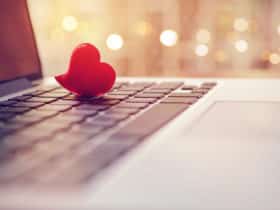 Upoznavanje preko interneta može donijeti ljubav u vaš život