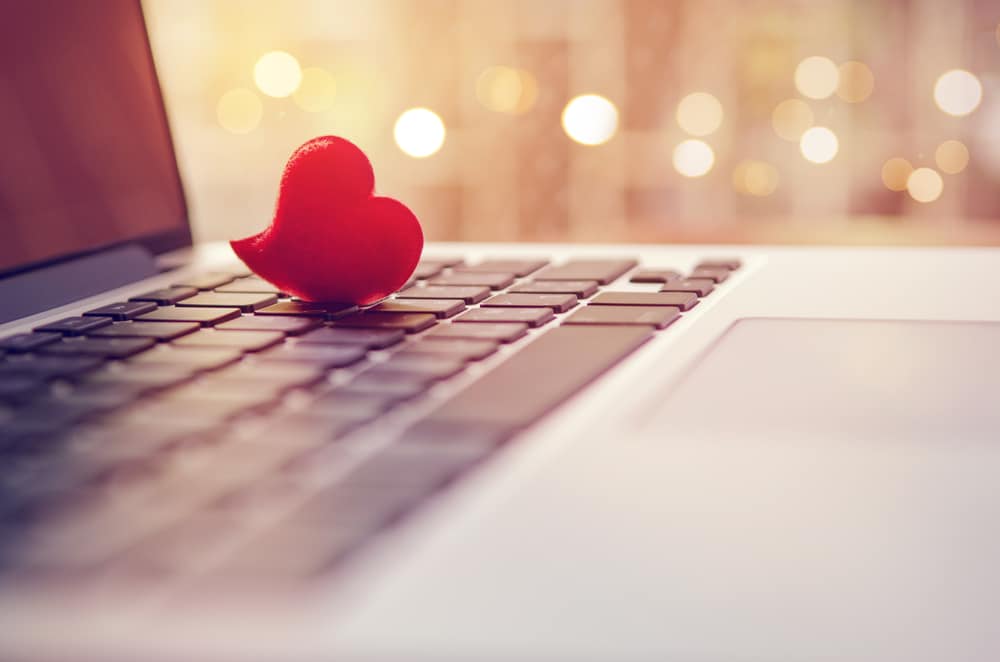 Upoznavanje preko interneta može donijeti ljubav u vaš život