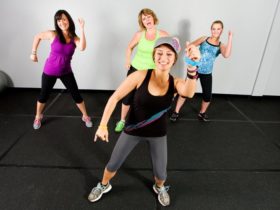 žene vježbaju