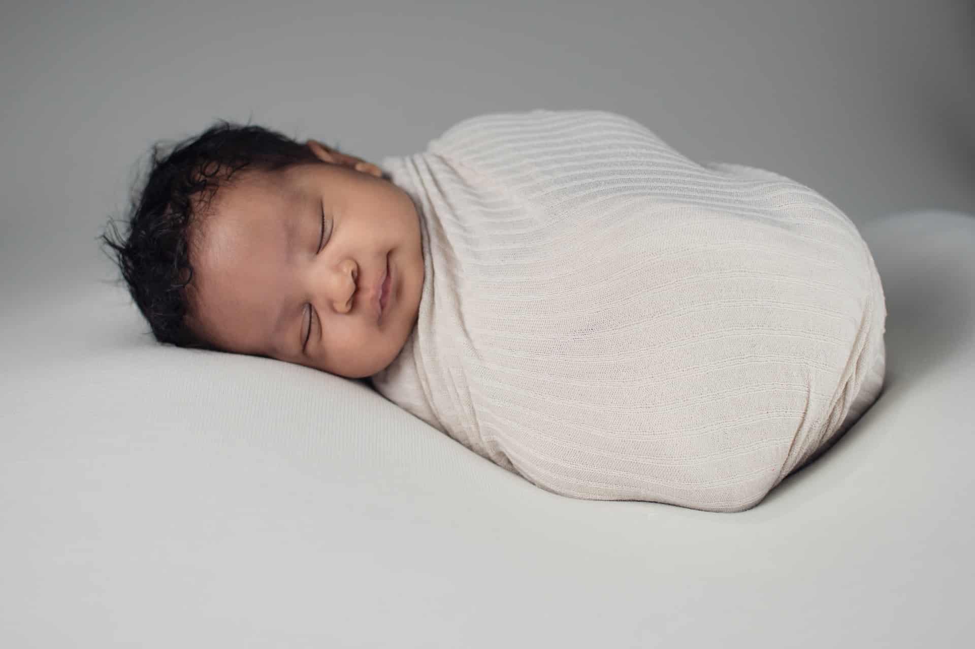 10 savjeta kako se nositi s buđenjem bebe tijekom noći