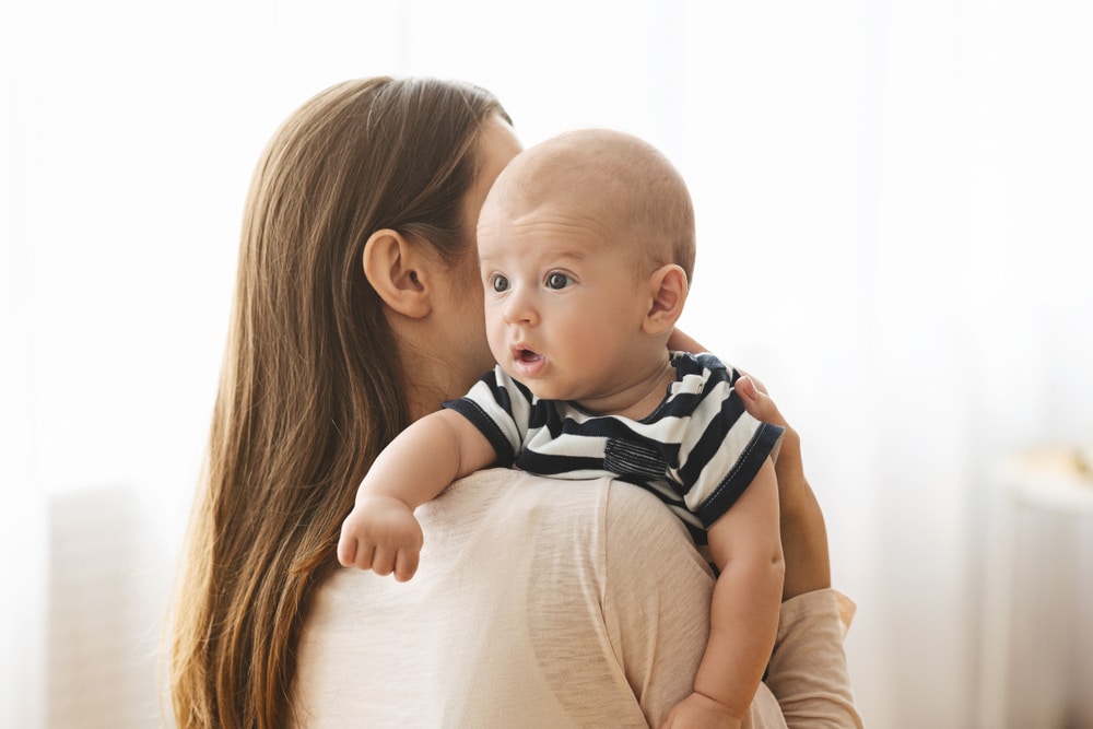 zašto bebe moraju podrigivati