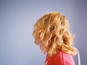 Kako ukloniti narančastu boju kose