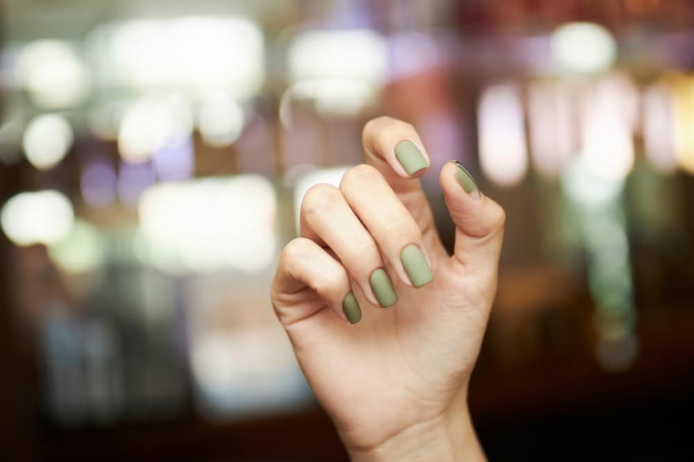 Pastelno zeleni lak za nokte idealan je odabir za toplije mjesece u godini